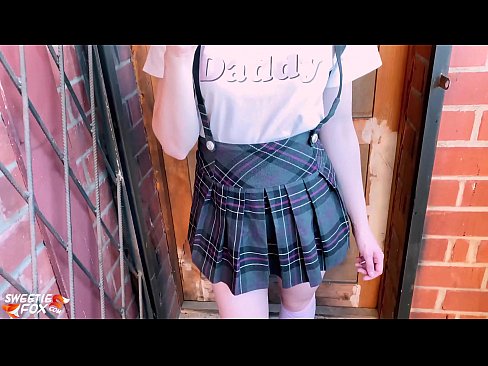 ❤️ Učenica duboko siše kurac i jebe umjesto nastave. Porno video kod nas ☑