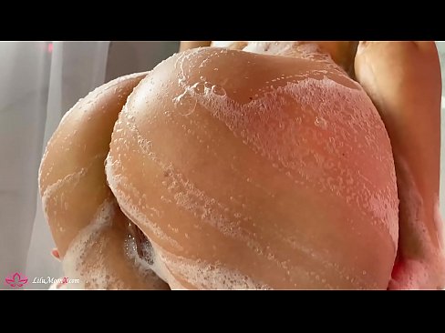 ❤️ Brineta masturbira macu vibratorom do intenzivnog orgazma pod tušem Porno video kod nas ☑